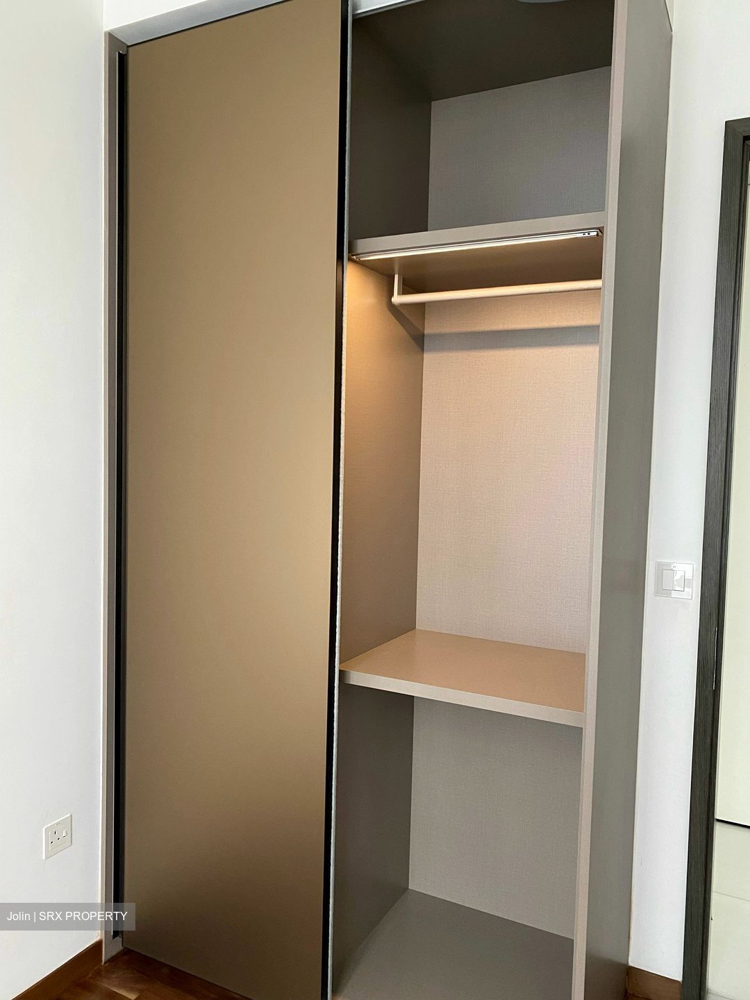 Hallmark Residences (D10), Condominium #392091051